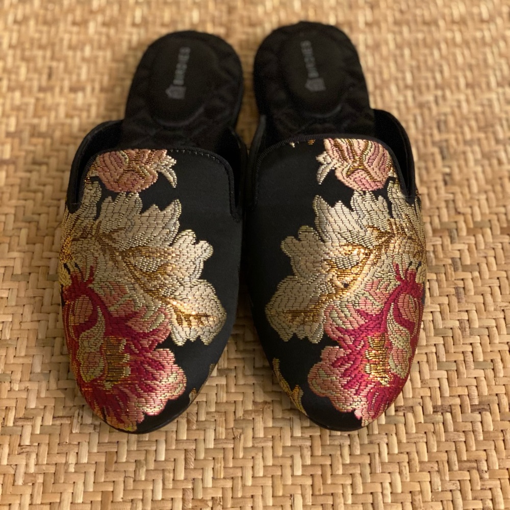 BIRDIES Women’s Phoebie Slip-On Mule Shoe In Black Floral Brocade